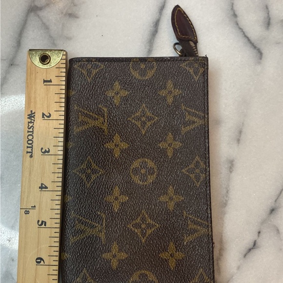 Louis Vuitton 15 Pouch - Picture 7 of 8